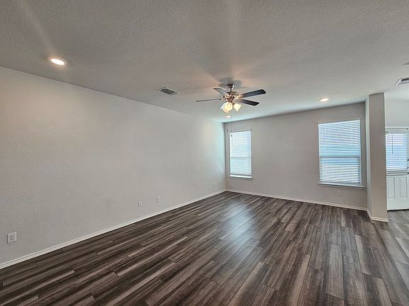 4th image of 9304 Vaquero Way