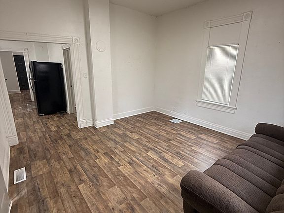 2nd image of 1714 Center St