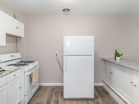 4th image of 710 Chalfonte Pl #103