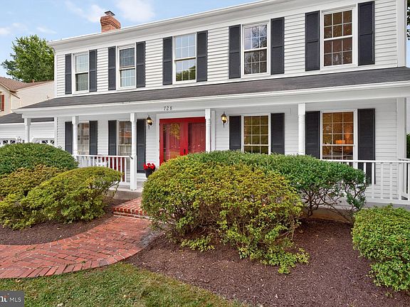 3rd image of 728 Milshire Ct