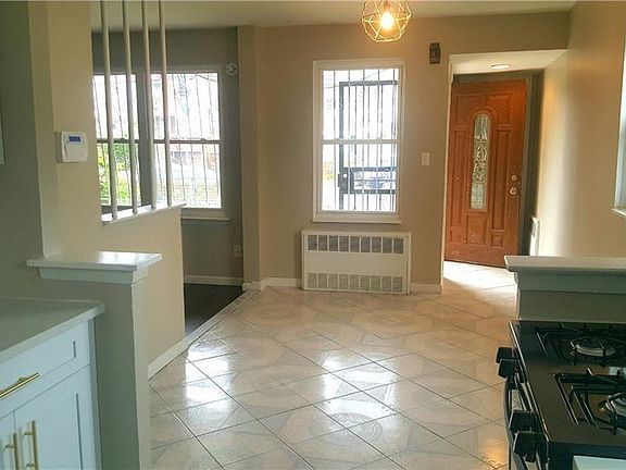 3rd image of 9324 Avenue N