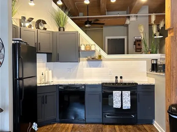 312 W 8th St #411, Kansas City, MO 64105