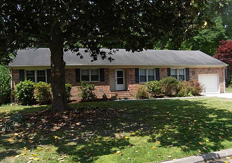 1st image of 608 Hassell Dr