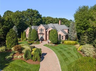 7 Pine Tree Ln, Lincoln, RI 02865