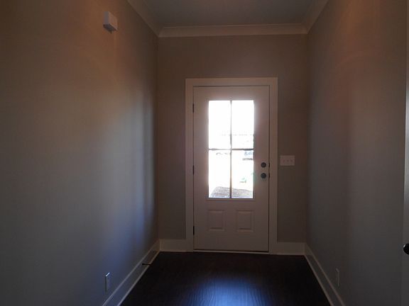 4th image of 3429 Pershing Dr