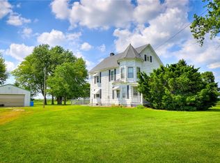 1379 N Prairie View Rd, Oakley, IL 62501