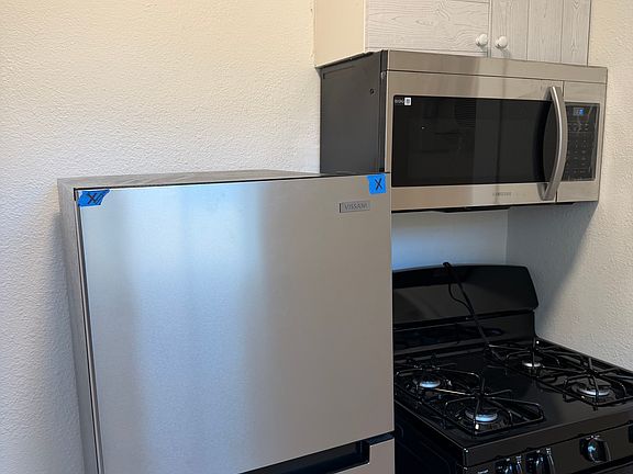 5th image of 537 E Oak St #3