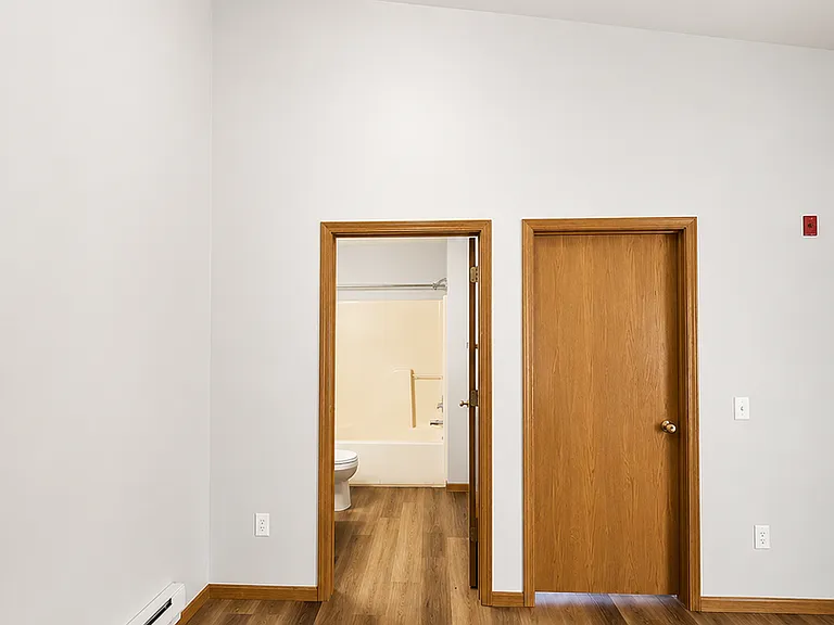 231-241 N Burritt Ave — Photo 15