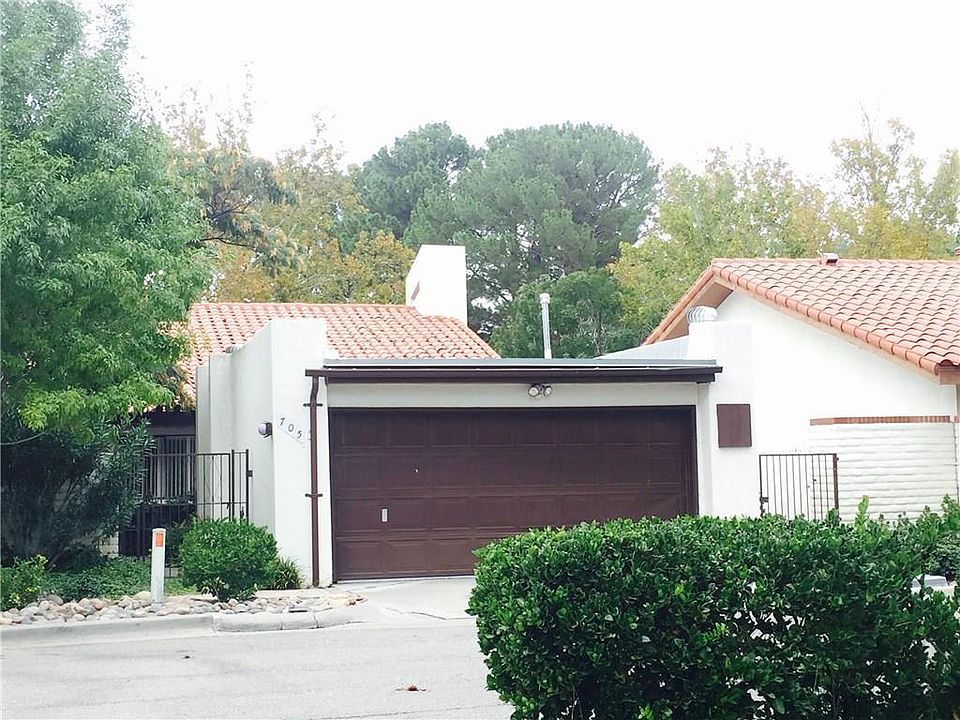 1st image of 705 Lakeway Dr