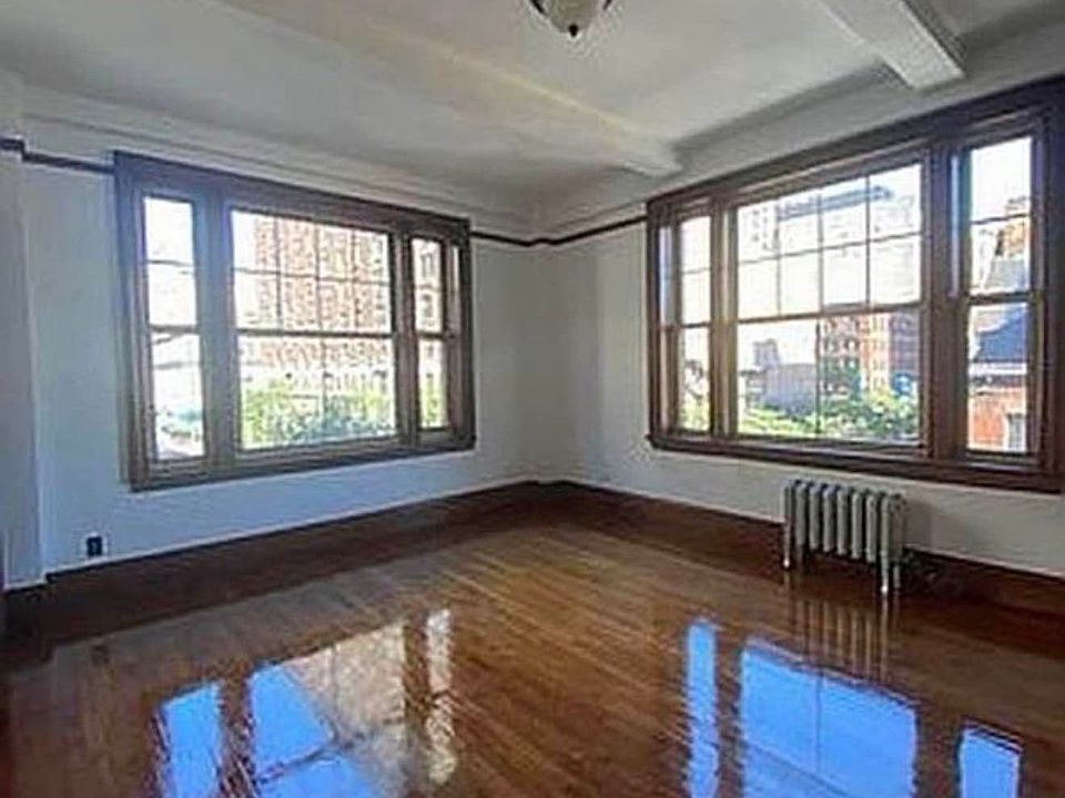 1st image of 170 W 74th St #416