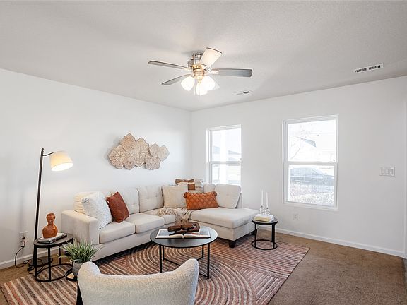 4th image of 2207 Sunflower St