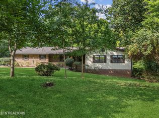 2117 Lake Point Dr, Knoxville, TN 37922