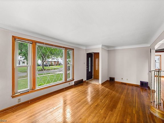 3rd image of 5150 Cheltenham Blvd