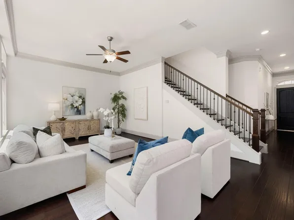 6703 Saxton Manor St, Houston, TX 77055