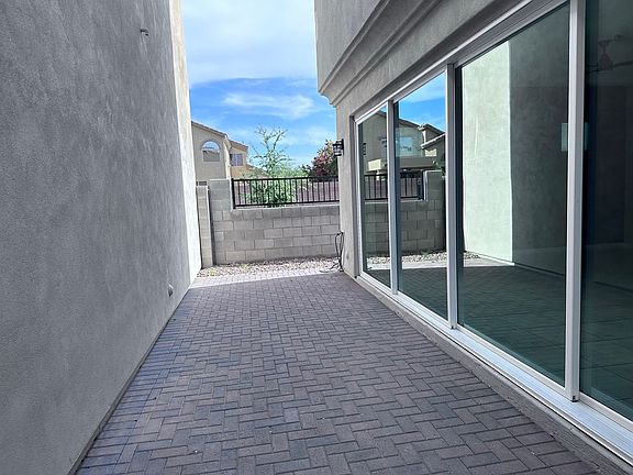 5th image of 1531 E Dublin St