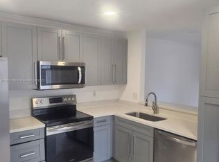 11047 Longboat Dr, Hollywood, FL 33026