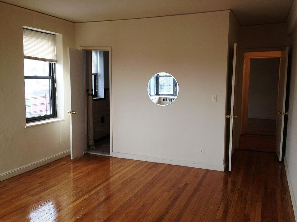 2nd image of 6441 Admiral Ave