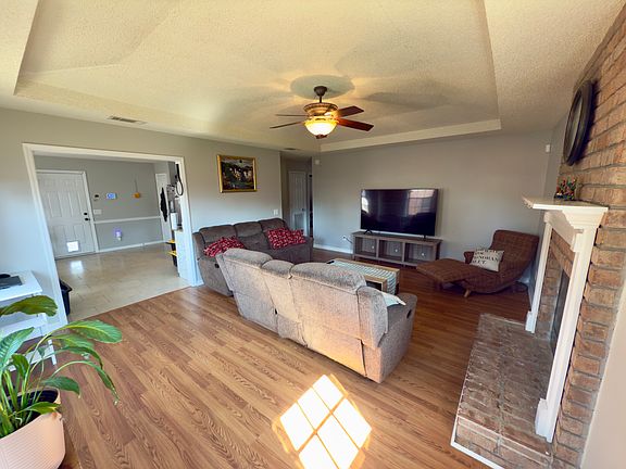 5th image of 635 Windhaven Dr