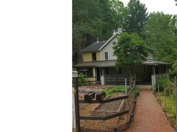1574 Stouff Rd, Downingtown, PA 19335