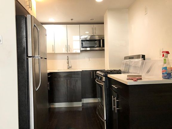 4th image of 726 Market St Unit 302