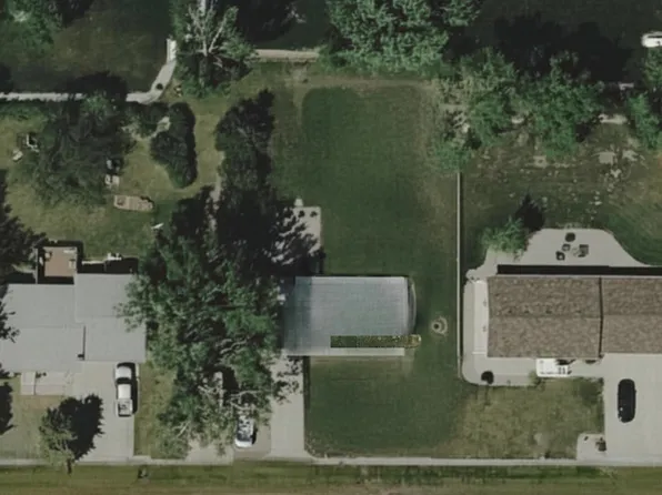 846 Pine St, Winner, SD 57580