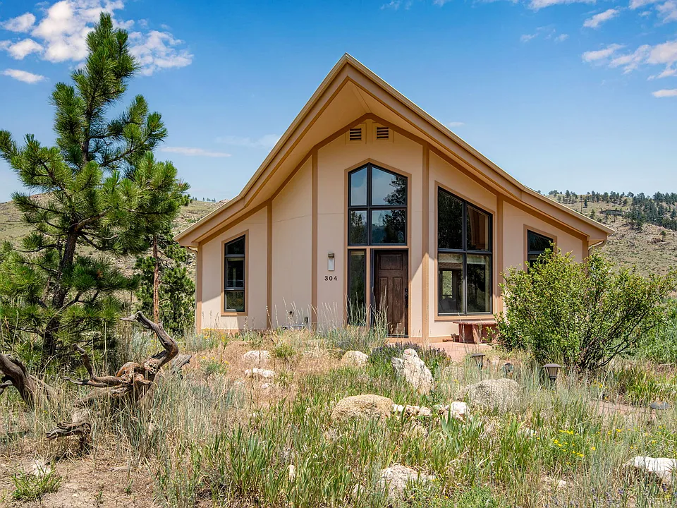 304 Camino Bosque