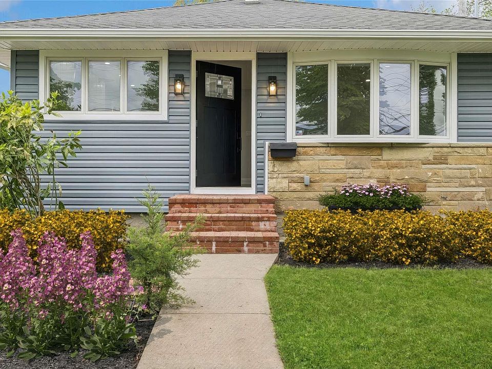 1st image of 1052 Grand Boulevard