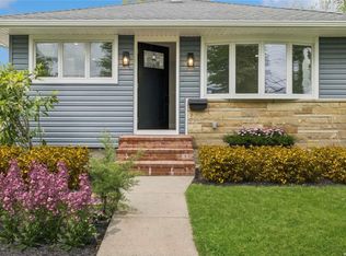1052 Grand Blvd, Westbury, NY 11590