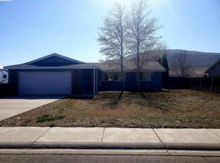 5701 Desert Dove Dr, West Richland, WA