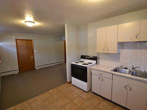 3rd image of 614 Washington St Unit 1-6