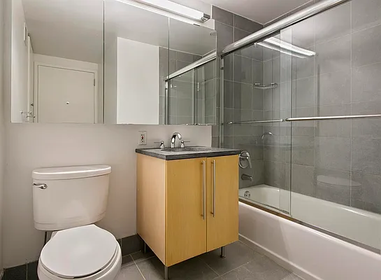 Sold by Avenue Real Estate | media 6