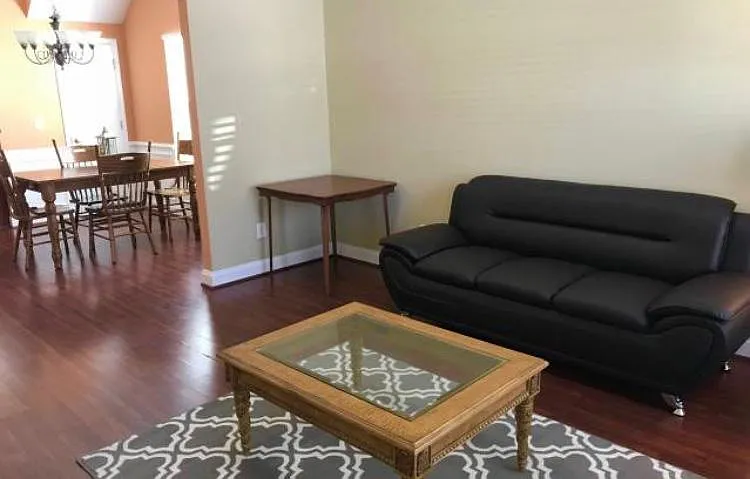 2120 Reserve Ln — Photo 3