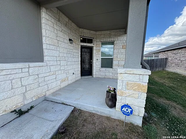 4 bed, 2.0 bath, 1847 sqft, $1,995 — Photo 3