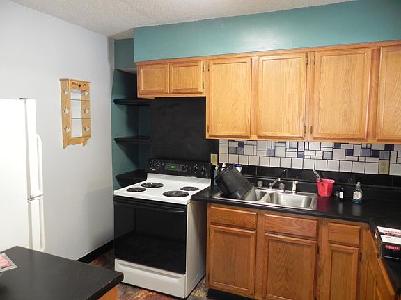3rd image of 1028 Langston St