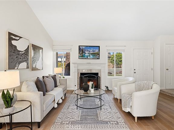 3rd image of 171 Mountain Ct