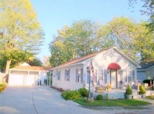 17568 Valley City Ave, Spring Lake, MI 49456