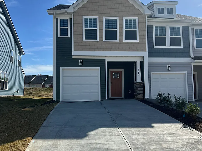 1327 Maplesmith Way — Photo 13