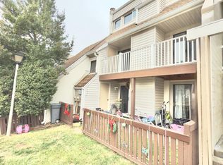 1068 Mycroft Ct, Sterling, VA 20164