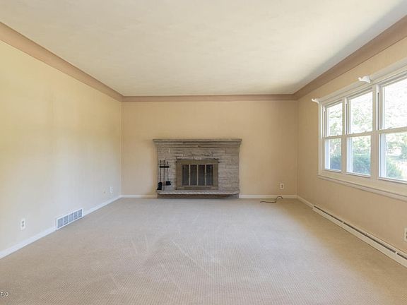 4th image of 4609 Sunnydale Ave