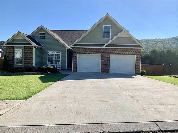 2nd image of 349 Thoroughbred Dr NW