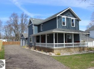 129 E Wright Ave, Shepherd, MI 48883