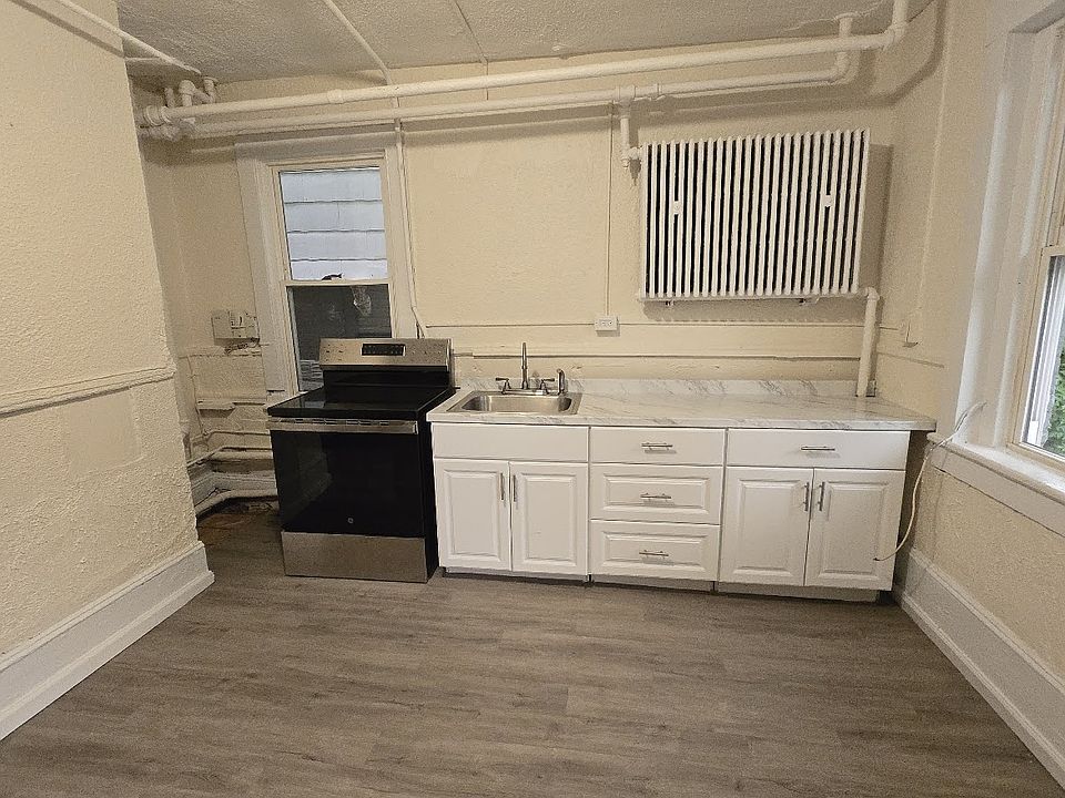 1st image of 144 Montgomery St #1B