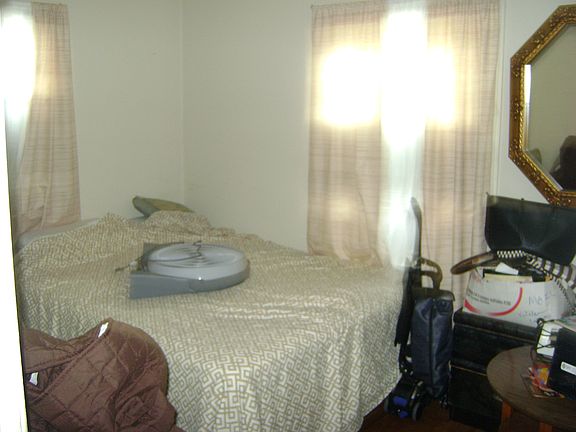 4th image of 1037 14th Ave