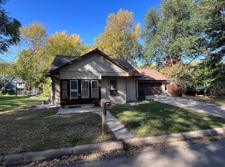 312 Dearborn Ct, Hopkins, MN 55343