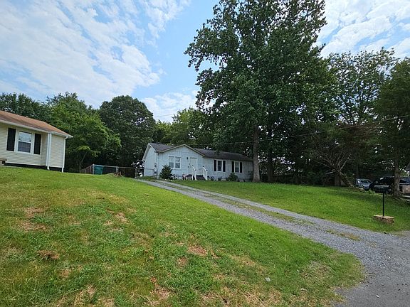 3rd image of 1589 Boxcroft Ct