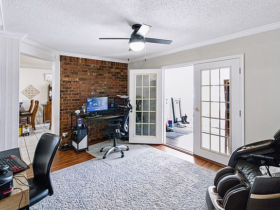 4th image of 3604 Springmont Dr