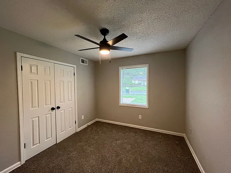 3980 Glenbrook St — Photo 4