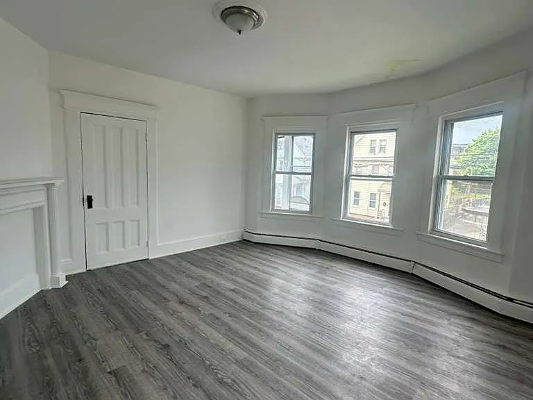 690 William St #2 — Photo 2