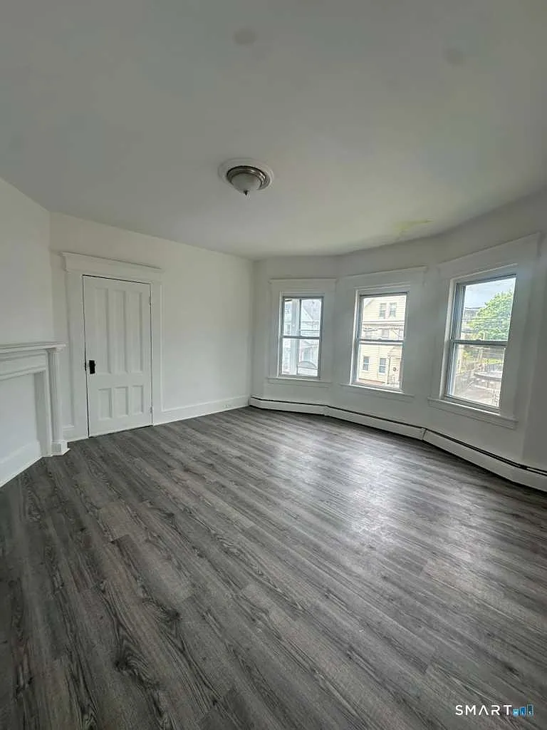 Building Photo - 690 William St #2