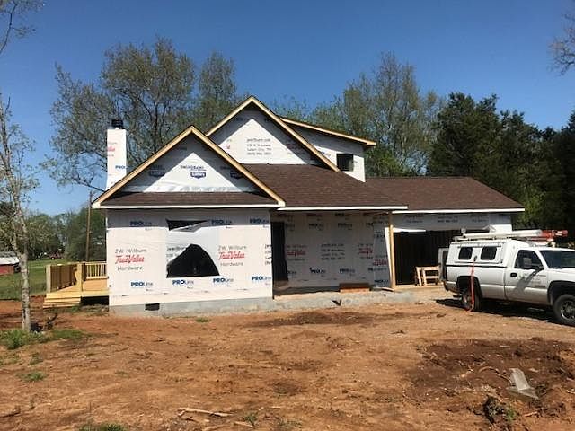 1st image of 303 Lakeview Cove Dr
